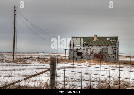 Eine verlassene Farm House zerfällt in ländlichen South Dakota vergessen Stockfoto
