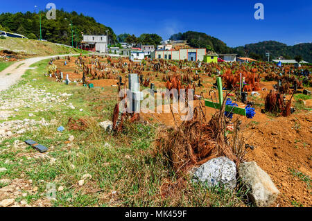 San Juan Chamula, Mexiko - 25. März 2015: Friedhof in San Juan Chamula, indigene Stadt mit einzigartigen autonomen Status in Mexiko & keine außerhalb der Polizei Stockfoto