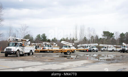 Eine Flotte von elektrischen Service Fahrzeuge der Spekulant versammelt, NY USA als Antwort auf die weit verbreiteten Stromausfällen in Upstate NY Anfang Mai, 2018 Stockfoto