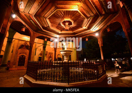 Die Gazi-husrev-Beg Moschee, Sarajevo: Brunnen im Hof Stockfoto