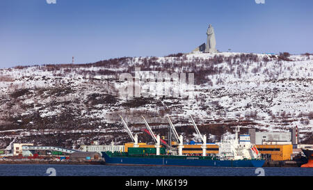 Murmansk, Russland - 30 März 2014, Blick auf Monument Soldat Alyosha, Murmansk, Russland Stockfoto