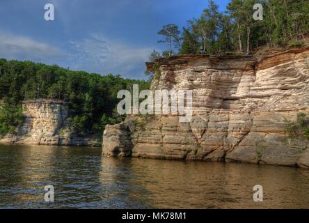 Hexen Gulch ist eine versteckte Attraktion in Wisconsin Dells und kann nur mit dem Boot erreicht werden. Stockfoto