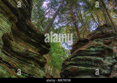 Hexen Gulch ist eine versteckte Attraktion in Wisconsin Dells und kann nur mit dem Boot erreicht werden. Stockfoto