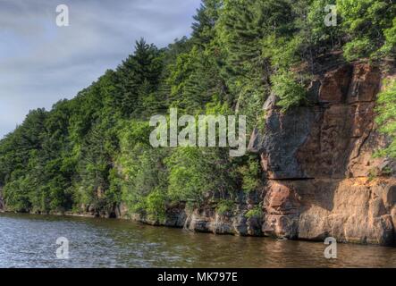 Hexen Gulch ist eine versteckte Attraktion in Wisconsin Dells und kann nur mit dem Boot erreicht werden. Stockfoto
