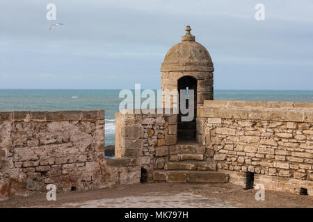 Sqala du Port, ein Turm im Hafen von Essaouira, Marokko Stockfoto