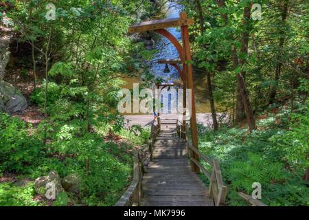 Hexen Gulch ist eine versteckte Attraktion in Wisconsin Dells und kann nur mit dem Boot erreicht werden. Stockfoto