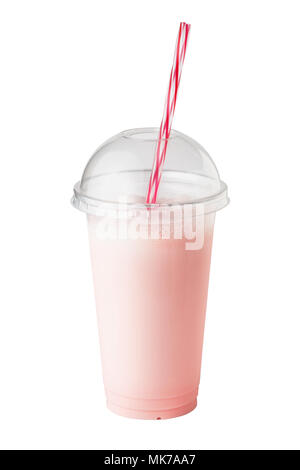 Erdbeer Milchshake in Kunststoffbehälter auf weißem Hintergrund Stockfoto