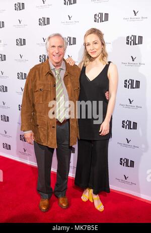 Barry Darsteller Henry Winkler und Sarah Goldberg Spaziergang über den roten Teppich im Victoria Theater in San Francisco für die Barry Screening im SFFILM Festival 2018 Mit: Henry Winkler, Sarah Goldberg Wo: San Francisco, Kalifornien, USA, wenn: 05 Apr 2018 Credit: Zeichnete Altizer/WENN.com Stockfoto