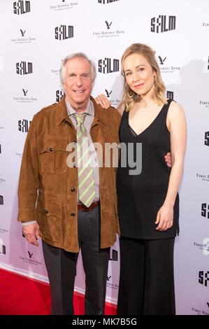 Barry Darsteller Henry Winkler und Sarah Goldberg Spaziergang über den roten Teppich im Victoria Theater in San Francisco für die Barry Screening im SFFILM Festival 2018 Mit: Henry Winkler, Sarah Goldberg Wo: San Francisco, Kalifornien, USA, wenn: 05 Apr 2018 Credit: Zeichnete Altizer/WENN.com Stockfoto