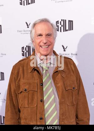 Barry Darsteller Henry Winkler und Sarah Goldberg Spaziergang über den roten Teppich im Victoria Theater in San Francisco für die Barry Screening im SFFILM Festival 2018 Mit: Henry Winkler Wo: San Francisco, Kalifornien, USA, wenn: 05 Apr 2018 Credit: Zeichnete Altizer/WENN.com Stockfoto