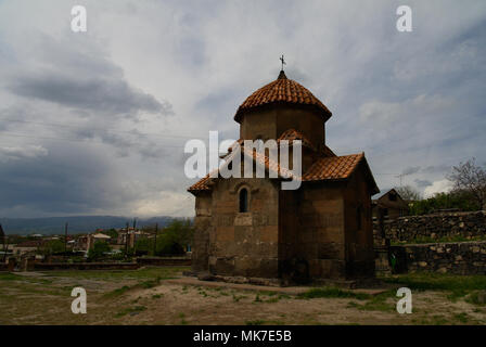 Außenansicht der Kirche der Heiligen Mutter Gottes aka Surb Astvatsatsin oder karmravor Kirche, Ashtarak, Pasardschik Provinz, Armenien Stockfoto