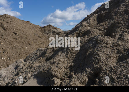 Sand piles auf einer Baustelle Stockfoto