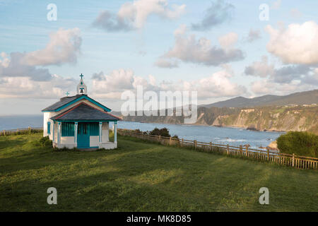 Einsiedelei von regalina. La Riégala oder Santa María de Riégala ist ein Fest, das in der Stadt Cadavedo, Asturien, Spanien stattfindet. Stockfoto