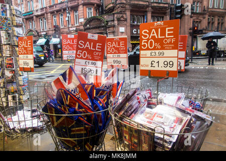 Körbe der Britischen Souvenirs für die Touristen Stockfoto