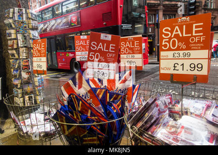 Körbe der Britischen Souvenirs für die Touristen Stockfoto