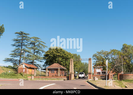 ESTCOURT, SÜDAFRIKA - 21. MÄRZ 2018: Eingang der Estcourt High School, gegründet 1924 in Estcourt in der Provinz Kwazulu-Natal Stockfoto