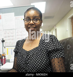 Kitty Ford, Non-Veteran Angelegenheiten kümmern Koordinator, an der William Jennings Bryan Dorn VA Medical Center, Columbia, S.C. Stockfoto