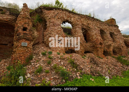 SHLISSELBURG, Saint Petersburg, Russland - 21 AUGUST, 2017: Die Zerbrochene Mauer des Oreshek Festung. Mittelalterliche Russische defensive Struktur und politi Stockfoto