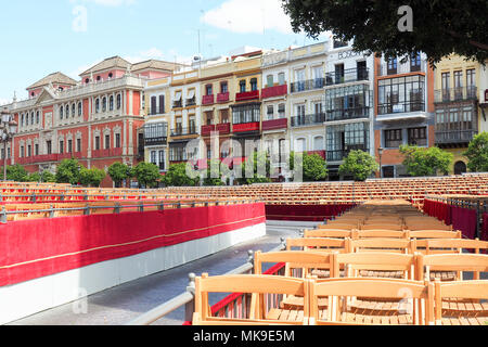 Die Tribünen in den Carrera Oficial aka offizielle Pfad in Sevilla Altstadt für die osterprozessionen der Semana Santa 2018 Stockfoto