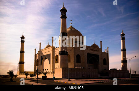 Außenansicht zu freundlich Fatima Zahra Moschee aka Kopie der Taj Mahal in Kuwait. Stockfoto