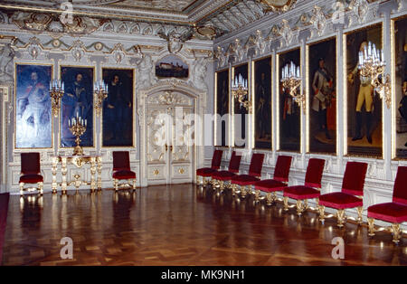 Erbprinz Karl Friedrich von Hohenzollern, als Winzer, Küfer und Gastronom, Deutschland 1987. Der thronfolger Karl Friedrich, Prinz von Hohenzollern, arbeitet als Winzer, Cooper und in der Gastronomie, Deutschland 1987. Stockfoto