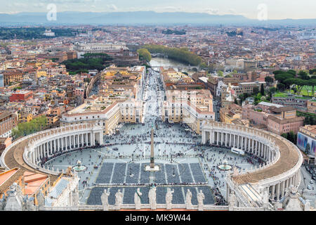 Skyline Roms - Petersplatz im Vatikan, Rom, Italien. Stockfoto