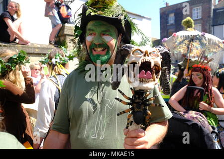 Hastings, Großbritannien. 7. Mai, 2018. Riesige geht es für Jack im Grünen festival Hastings Credit: Rachel Megawhat/Alamy leben Nachrichten Stockfoto