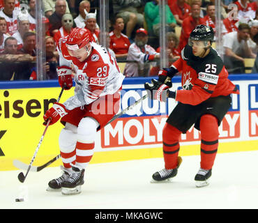 Herning, Dänemark. 7. Mai, 2018. von links Morten MADSEN (Dänemark), Darnell Krankenschwester (Kanada), 07. Mai 2018 Eishockey-WM 2018, Kanada vs Dänemark, Jyske Bank Boxen, Herning / Dänemark, Kredit: Wolfgang Fehrmann/ZUMA Draht/Alamy leben Nachrichten Stockfoto