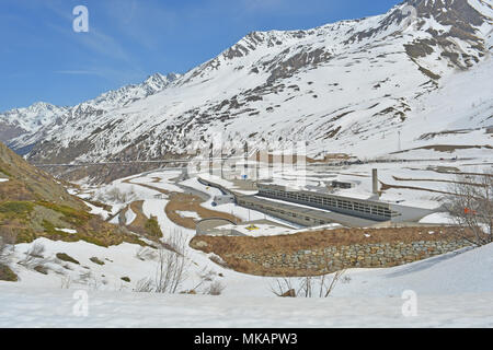 Der Eingang befindet sich auf der Schweizer Seite des alpenquerenden St. Bernhard Pass tunnel Kreuzung aus der Schweiz in Italien Stockfoto