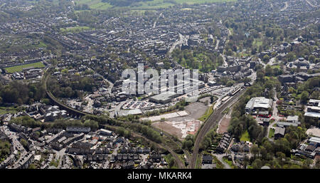 Luftaufnahme des Peak District der Stadt von Buxton Stockfoto