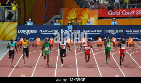 GOLD COAST, Australien - 8 April: Warren Fraser, Nigel Ellis, Akani Simbine, Harry Aikines-Aryeetey, kemar Hyman, Seye Ogunlewe, Keston Bledman Wettbewerber Stockfoto