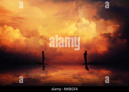 Mann und Frau stehen auf verschiedenen Seiten eines Flusses denken wie jeder andere über eine Landschaft Sonnenuntergang Hintergrund zu erreichen. Gebäude eine imaginäre Brücke Stockfoto