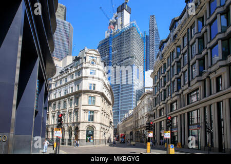 22 Bishopsgate Bau in der Londoner City als von der Kreuzung der Alten Breite Straße (L) & Threadneedle Street (R) gesehen. Stockfoto