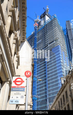 22 Bishopsgate Bau in der Londoner City als von Threadneedle Street gesehen. Stockfoto