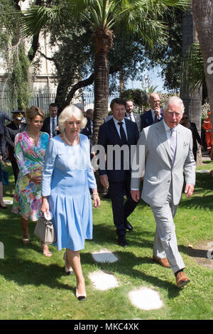 Der Prinz von Wales und die Herzogin von Cornwall sind von Christian Estrosi, Bürgermeister von Nizza begrüßt, und seine Frau Laura Tenoudji, wie Sie in der Villa Massena in Nizza, Frankreich anreisen, für die offiziellen Willkommen bei ihrem offiziellen Besuch in Frankreich. Stockfoto