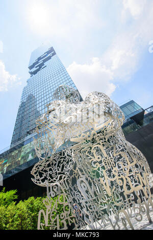 Bangkok, Thailand - 4 Mai, 2018: mahanakhon Gebäude im Bürobereich mit Sonnenlicht Stockfoto