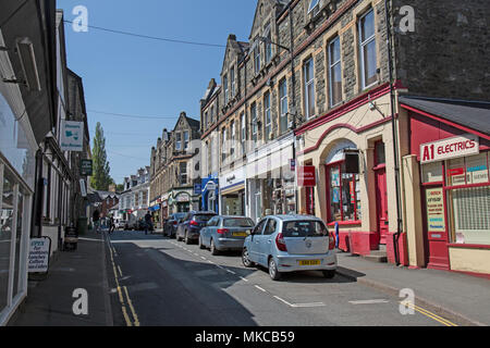 Straße im Zentrum von Builth Wells in der Grafschaft Powys in Wales. Stockfoto