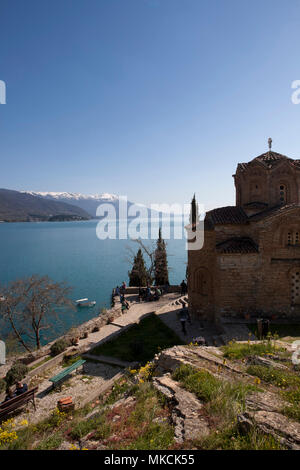 Der hl. Johannes des Theologen Kirche, die auf dem Felsen über Kaneo Strand, Ohrid, Mazedonien Stockfoto