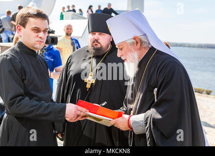 Samara, Russland - 6. Mai 2018: Metropolit von Samara und Togliatti Sergius an der Zeremonie der Eröffnung eines Denkmal des Heiligen Fürsten Wladimir Stockfoto