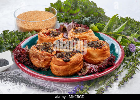 Pizza mit Schinken. Stockfoto