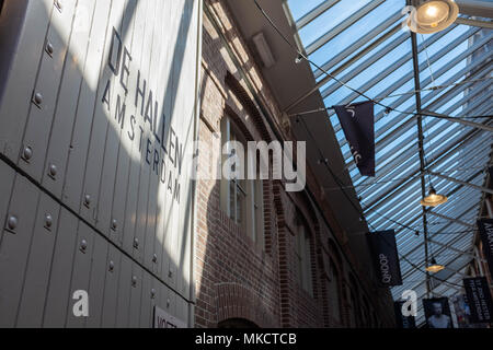 De Hallen, regeneriert ehemalige Straßenbahn in Amsterdam, vergossen Stockfoto