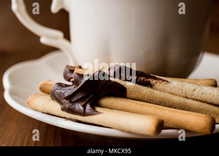 Grissini (Grissini, tauchen Sticks) sind in der Regel Bleistift-großen Sticks klares, trockenes Brot mit Ursprung in Turin und Umgebung in Italien Stockfoto