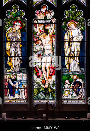 Osten Fenster Jesu Kirche, Troutbeck Tal, in der Nähe einen See, Lake District, Cumbria Stockfoto