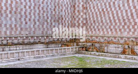 Brunnen der 99 Tüllen, L'Aquila, Abruzzen, Italien Stockfoto