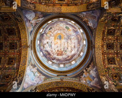 Parma, Italien - 8 April 2018: Detail der wunderbaren Renaissance Fresken an der Decke der Kathedrale Santa Maria Assunta in Parma. Stockfoto