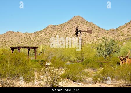 San Tan Mountain Regional Park ist über 10.000 Hektar in den unteren Sonoran Wüste. Wunderschöne Wege zum Wandern, Radfahren und Reiten. Stockfoto