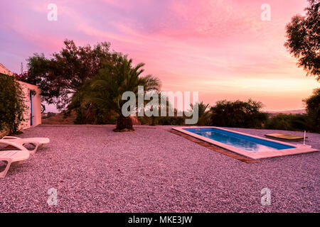 Ferienhaus mit Außenpool Stockfoto