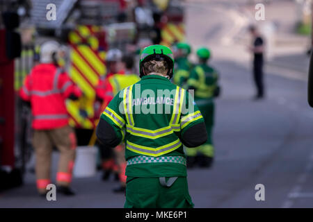 18. April 2018 - Greater Manchester Polizei evakuiert der Princess Street und in den umliegenden Straßen nach Mengen instabile Chemikalien wurden in einem Labor gefunden Stockfoto