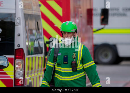 18. April 2018 - Greater Manchester Polizei evakuiert der Princess Street und in den umliegenden Straßen nach Mengen instabile Chemikalien wurden in einem Labor gefunden Stockfoto