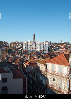 Blick über die Dächer der Stadt Oporto Stockfoto